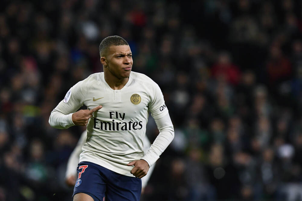 固态电池11月引发行情！设备订单激增300亿，这些企业抢滩市场